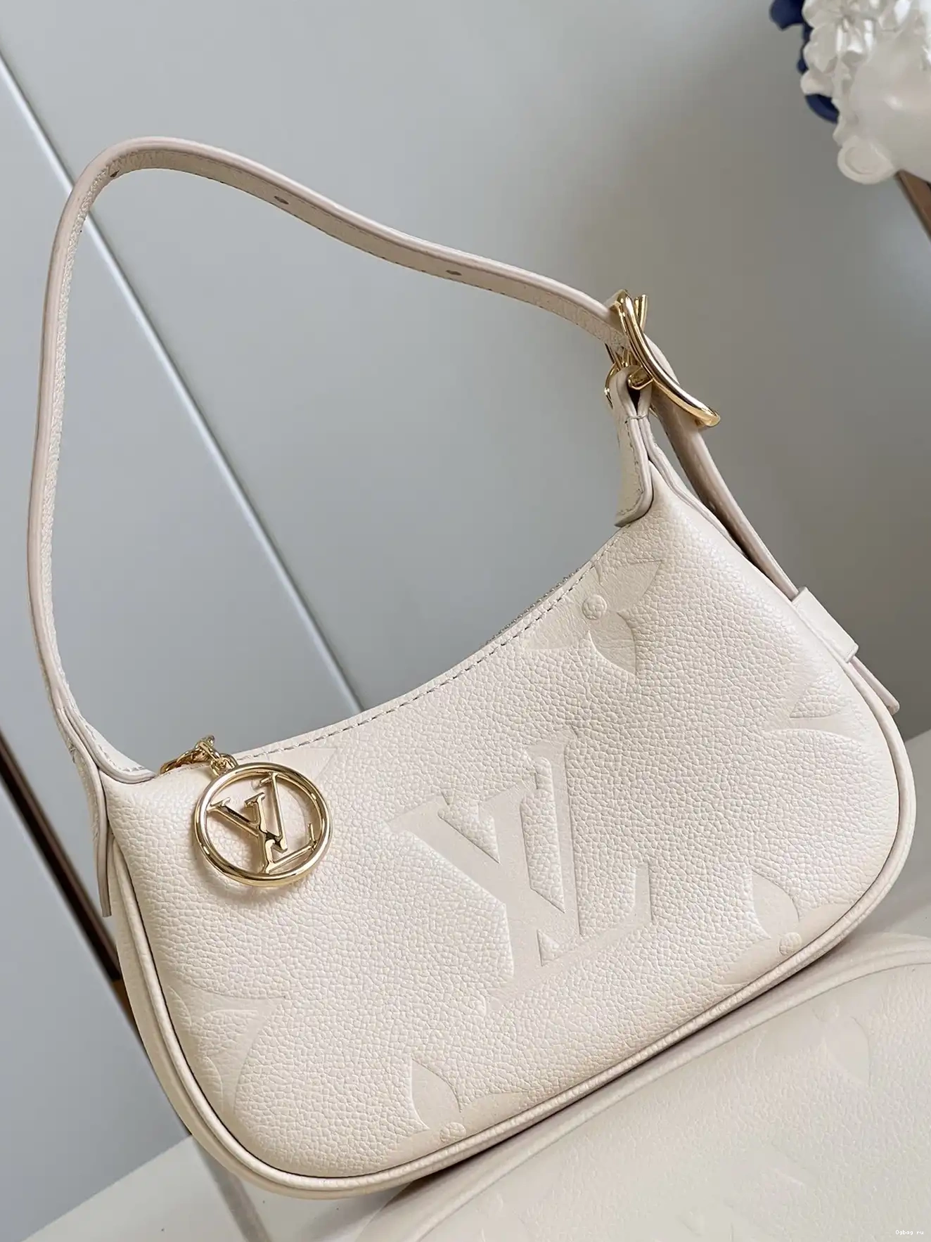 Mini Moon LOUIS VUITTON 0504